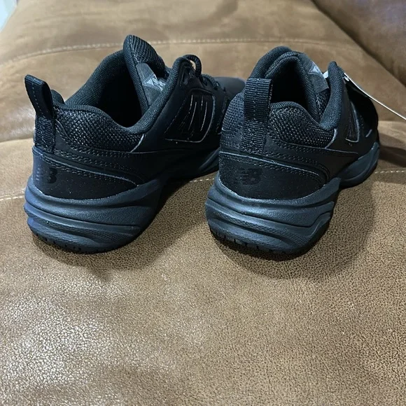 New Balance Women’s Black sneakers size 7. New with tags. - Picture 4 of 5